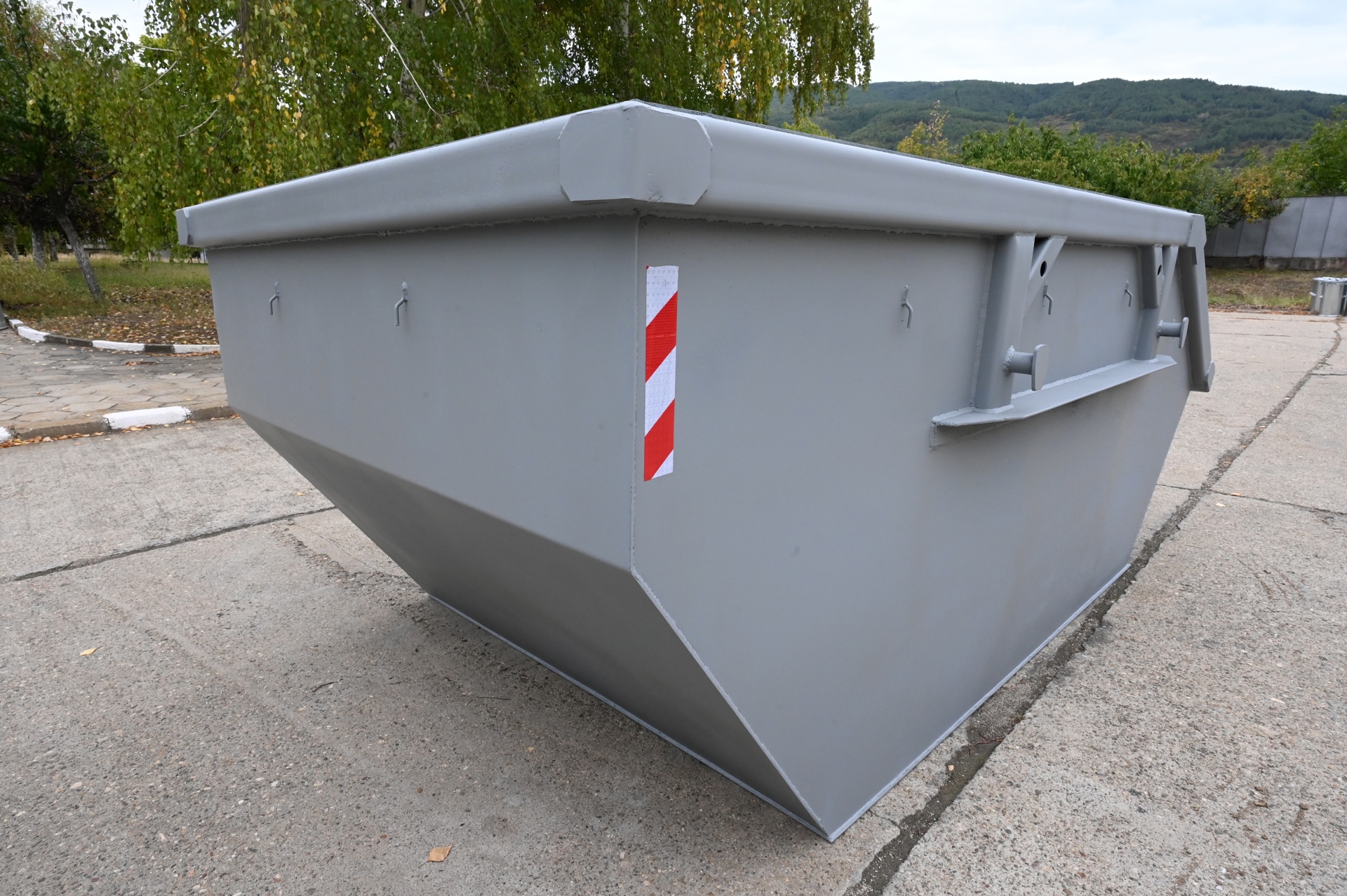 Открит метален контейнер за отпадъци 4 куб.м