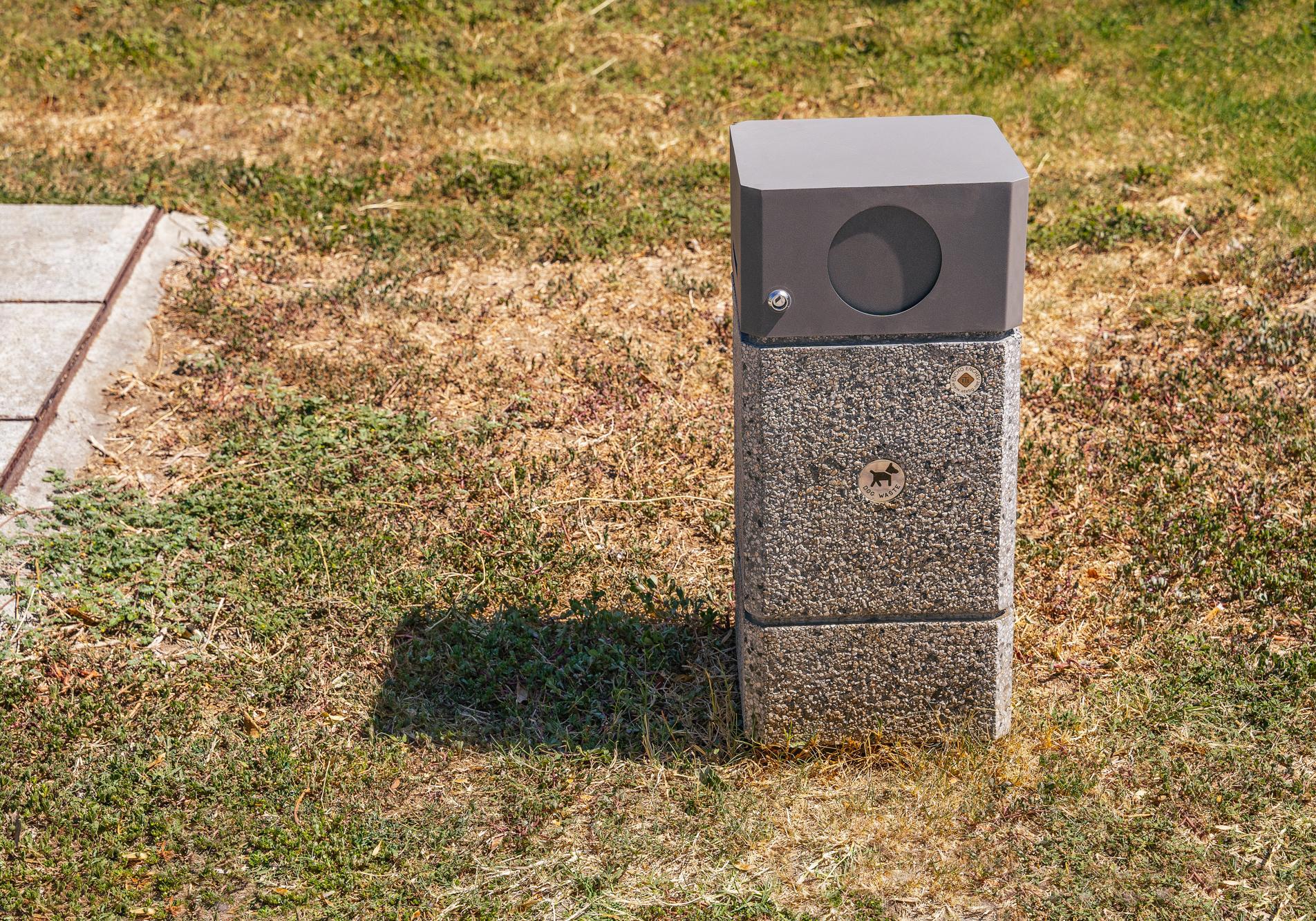 Бетон кош за кучешки отпадъци, Модел 181